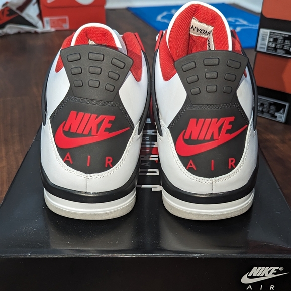 Nike Air Jordan 4 Fire Red 2020 - Picture 4 of 7